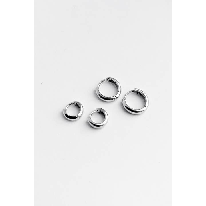 Kara Yoo - Venta al por mayor Pendientes de aro pequeños - Aros Norma Huggie4