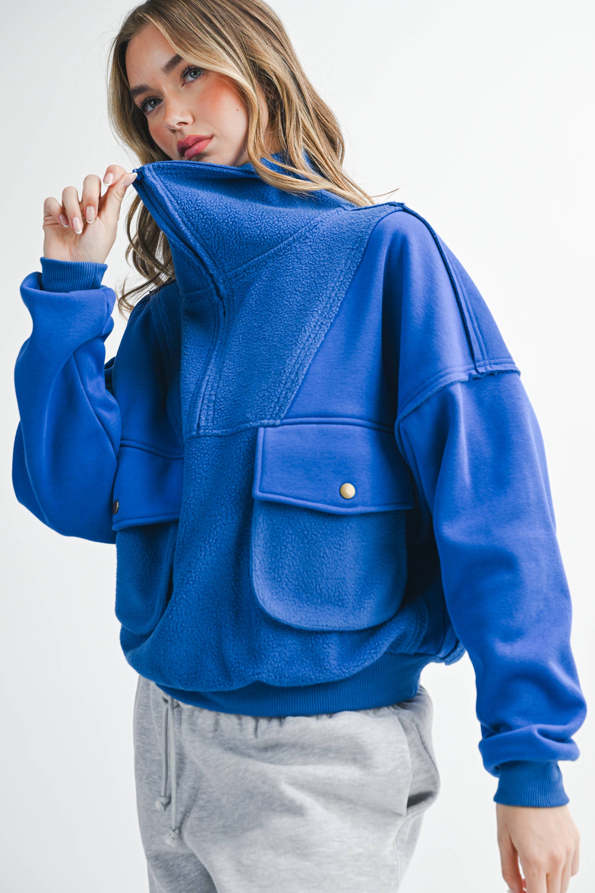 AEMI + CO – Großhandel Strickpullover – Damen – 525AK Carter Pullover von AEMI + CO21