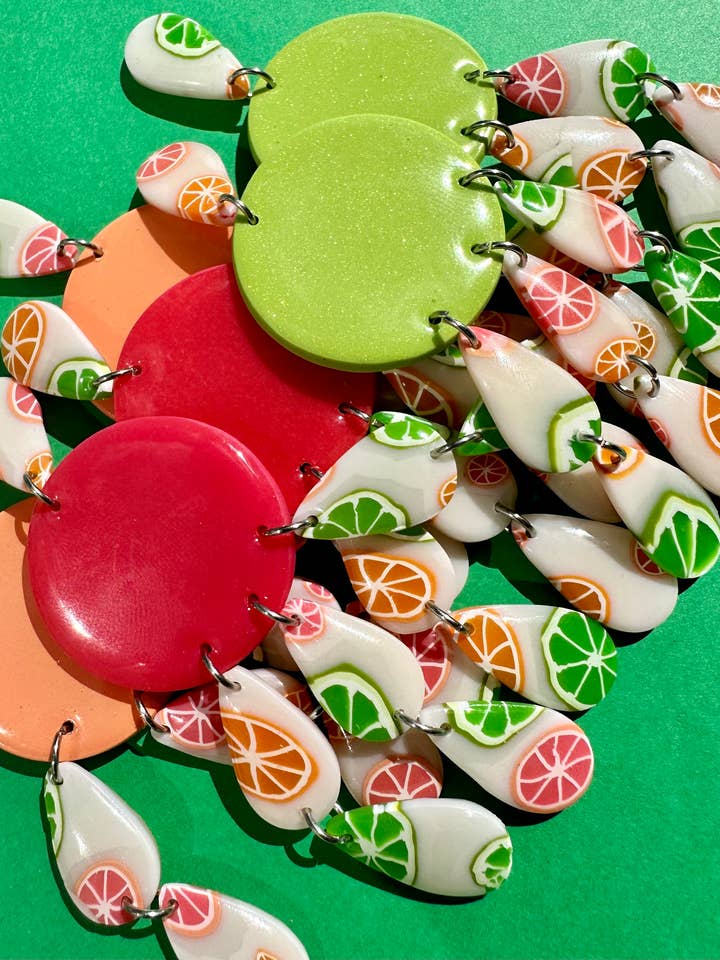 Boucles d'oreilles Citrus Drop Statement pour la vente par She makes clay