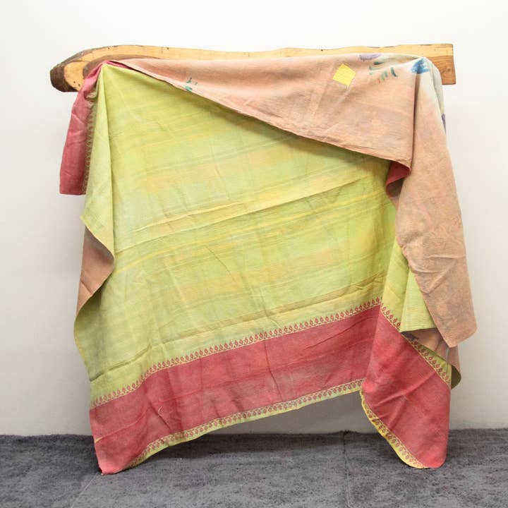 Couverture Kantha Indienne Patchwork Vintage pour la vente par Kantha Decor