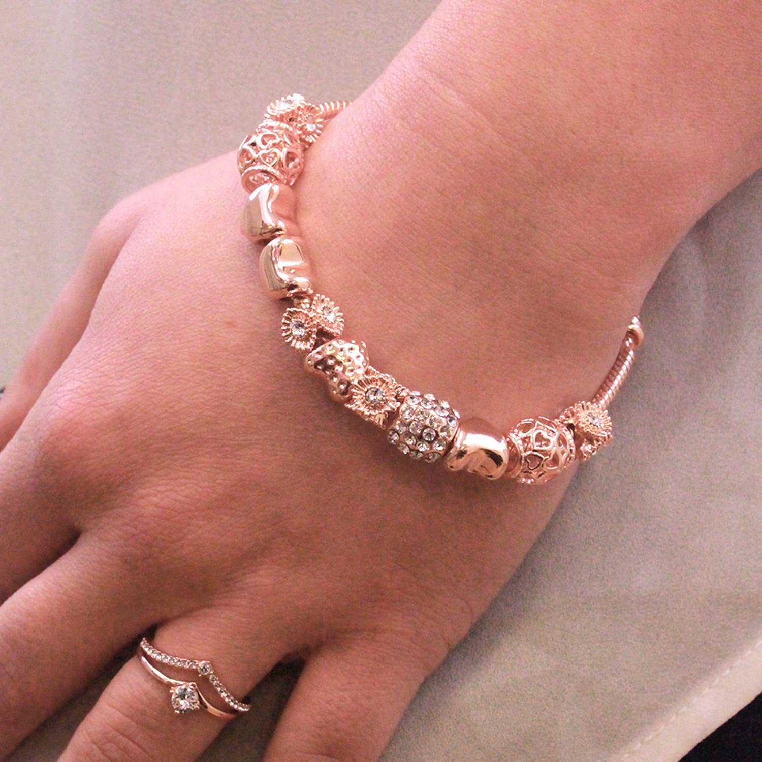 CARALI / MYC Paris - Vendita all'ingrosso Braccialetto con ciondolo/pendente - Bracciale Charme Radiante in Oro Rosa e Cristalli1