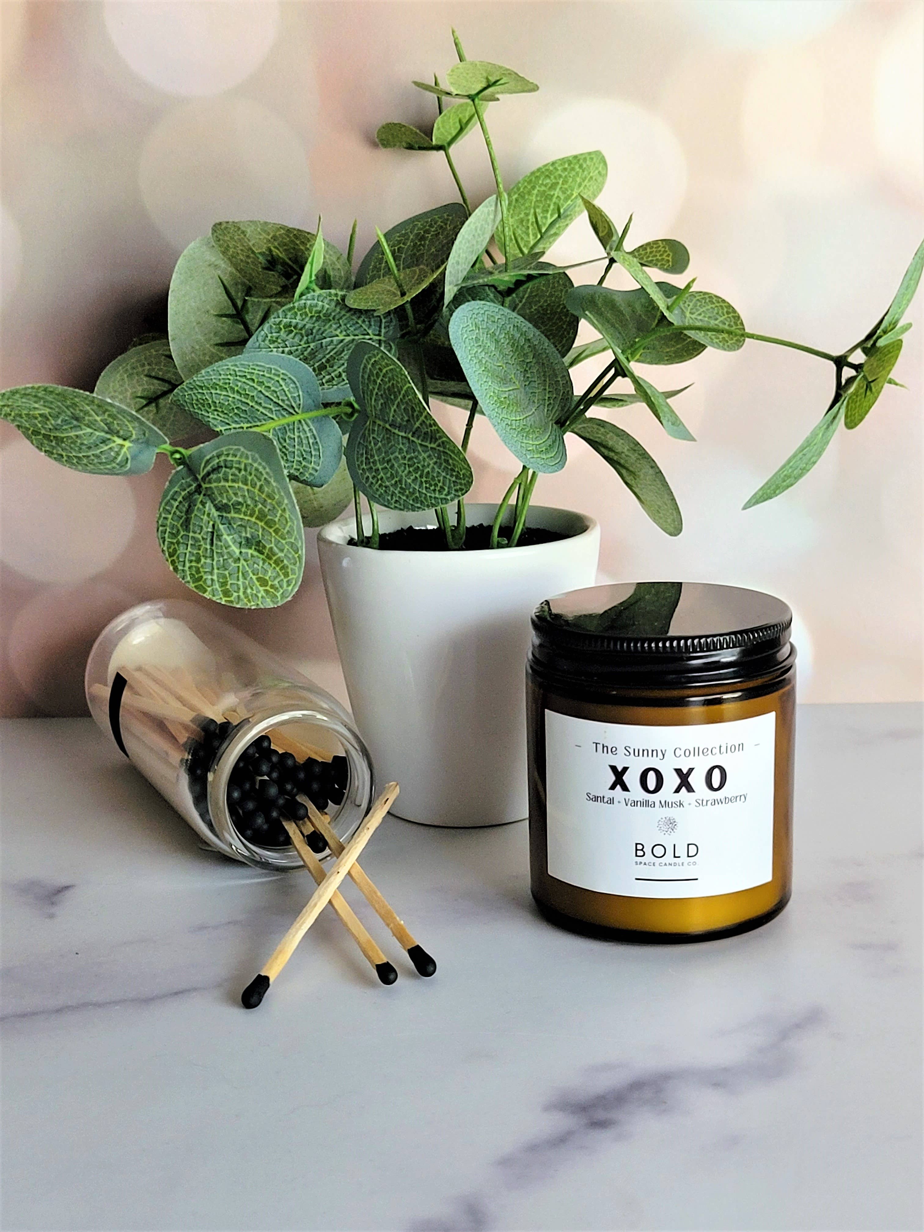 Bold Space Candle Co. – Großhandel Kerze im Glas / gefüllte Kerze – Vanille + Schwarzer Santal + Beeren - 3 oz. Bernstein-Sojakerze2