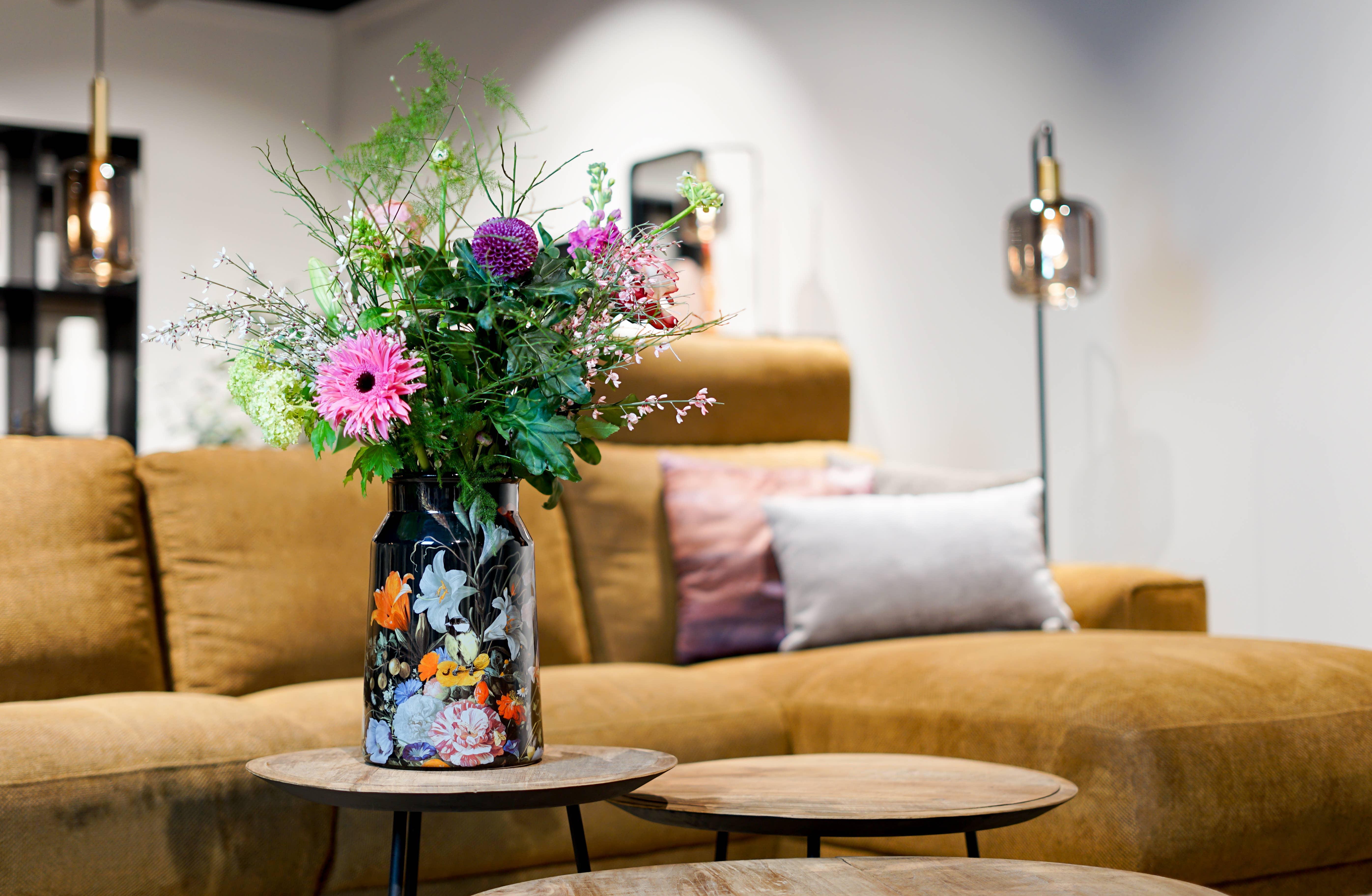 Heinen Delfts Blauw - Wholesale Vase - Milk can vase still life black2