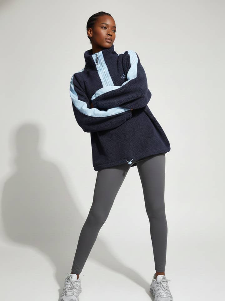 Pile Horizon in blu navy per la vendita all'ingrosso da parte di Marc Angelo