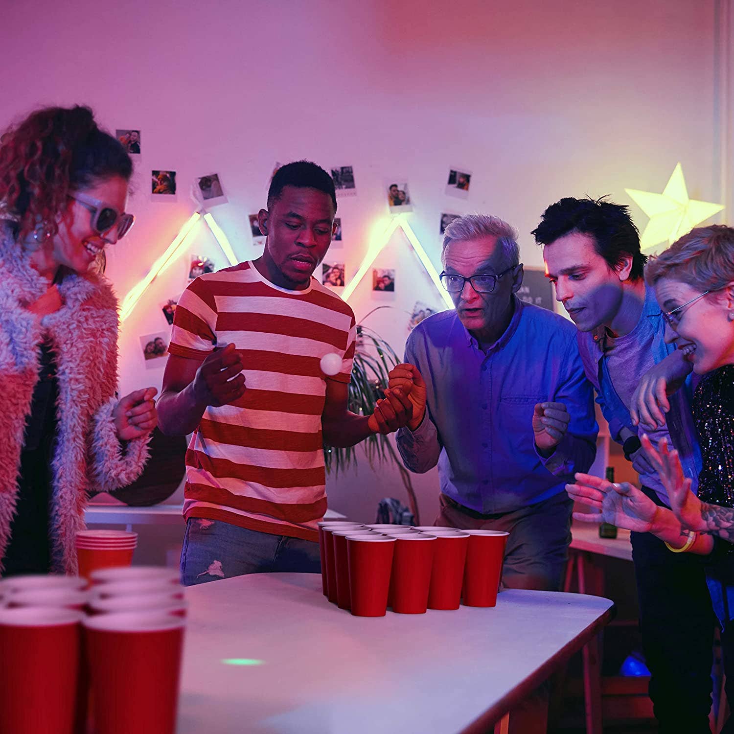 The Twiddlers - Vente Jeux de société - Set de Beer Pong 50 pièces - 25 gobelets rouges en plastique et 25 balles6