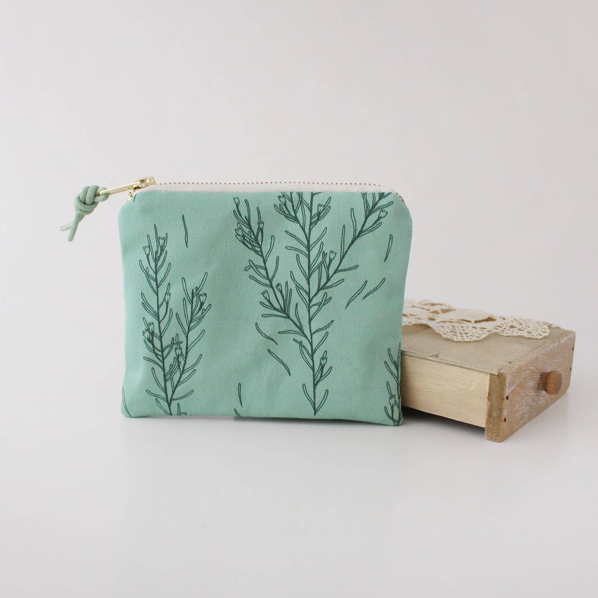 The Blue Rabbit House - Wholesale Makeup/Cosmetic Bag - Floral/Waxflower Pattern | Zipper Pouch | Cosmetic Bag1