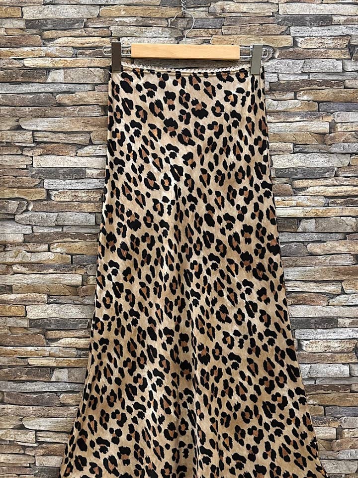 LOOWIE - Wholesale Skirt - Women's - ESSLB Leopard Satin Midi Skirt with Lace Trim Viscose0