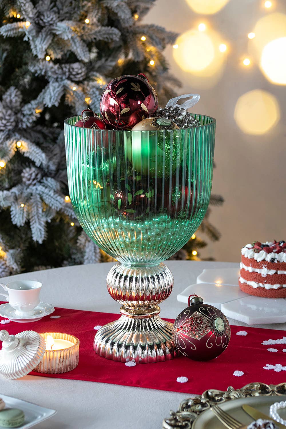 A&B Home Group Inc. - Wholesale Vase - D10.2x16" Emerald Fluted Elegance Glass Vase - Green3