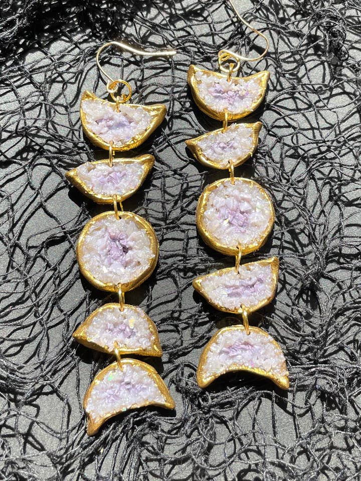Druzy Geode månfas örhängen för wholesale av She makes clay