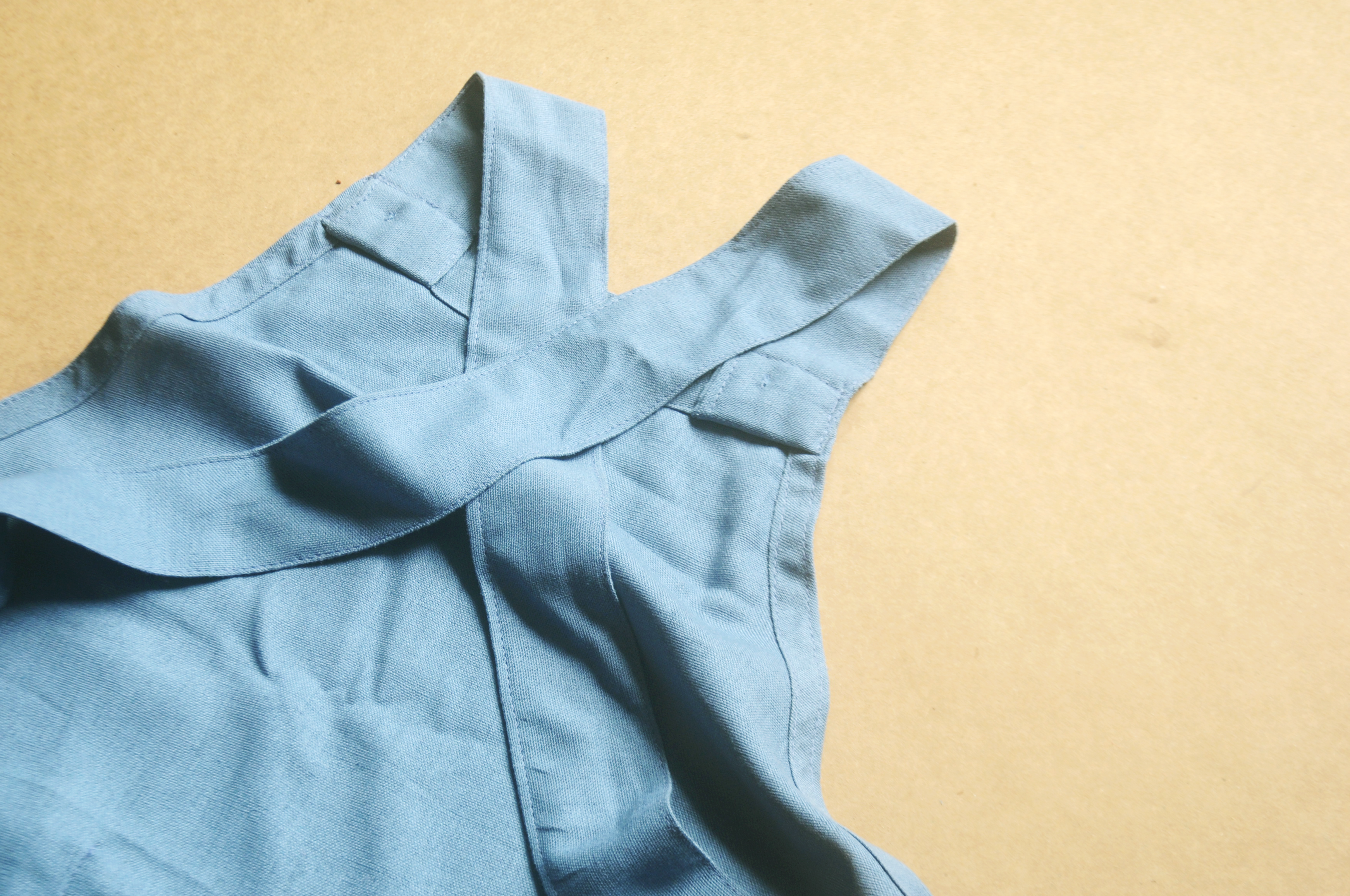 Smilogy Kids Ltd – wholesale Apron – Kids – Denim Blue Kids Linen Apron3