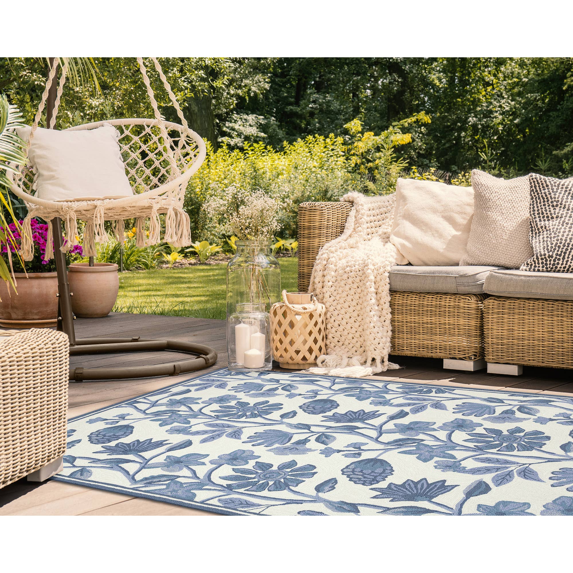bleu Tapis intérieur/extérieur Capri Floral Vine en vente sur Faire3