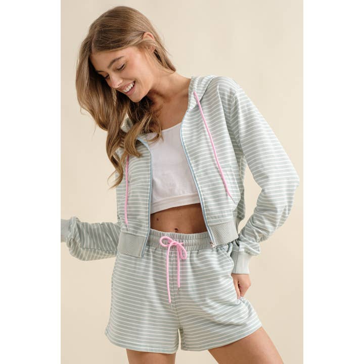 Sweet Generis – wholesale Lounge set – Women's – CONTRAST DRAWSTRING ZIP UP HOODIE AND SHORTS SET23