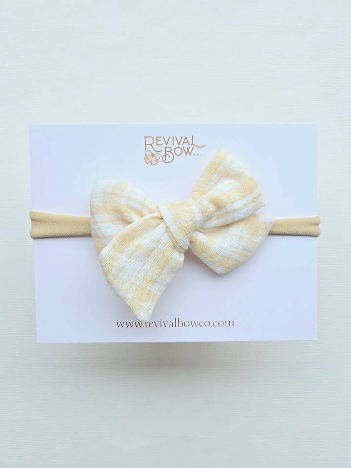 Kleine Pinwheel Strik op Haarband • Lichtgele Geruite Gaas voor wholesale door Revival Bow Co.