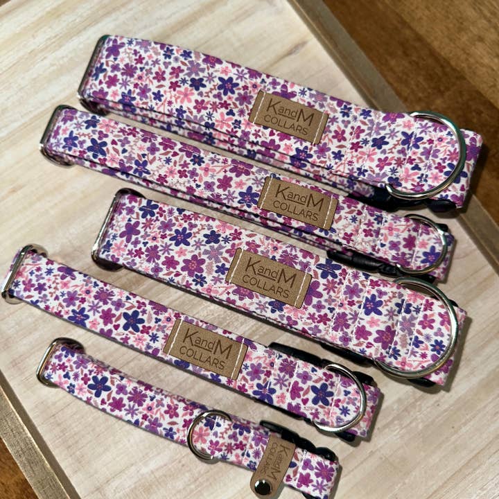 K and M Collars – coleira - Cão por atacado – Coleira para Cachorro Flores de Primavera Roxas, Acessório para Pet1