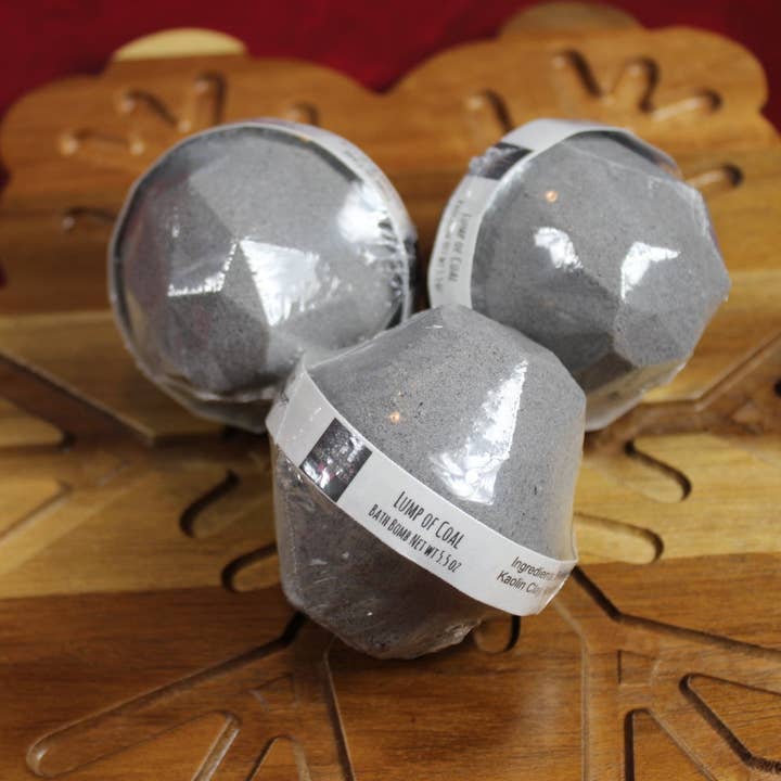 Wicked Bubbles LLC - Wholesale Bath Bomb/Fizz - Bath bomb - 5.5 oz - Lump of Coal1