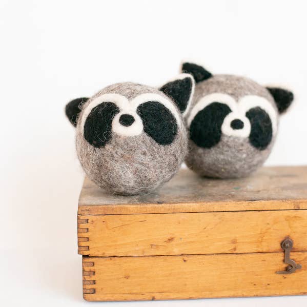 RACCOON BEASTBALL Wool Dog Toy for wholesale by MODERNBEAST