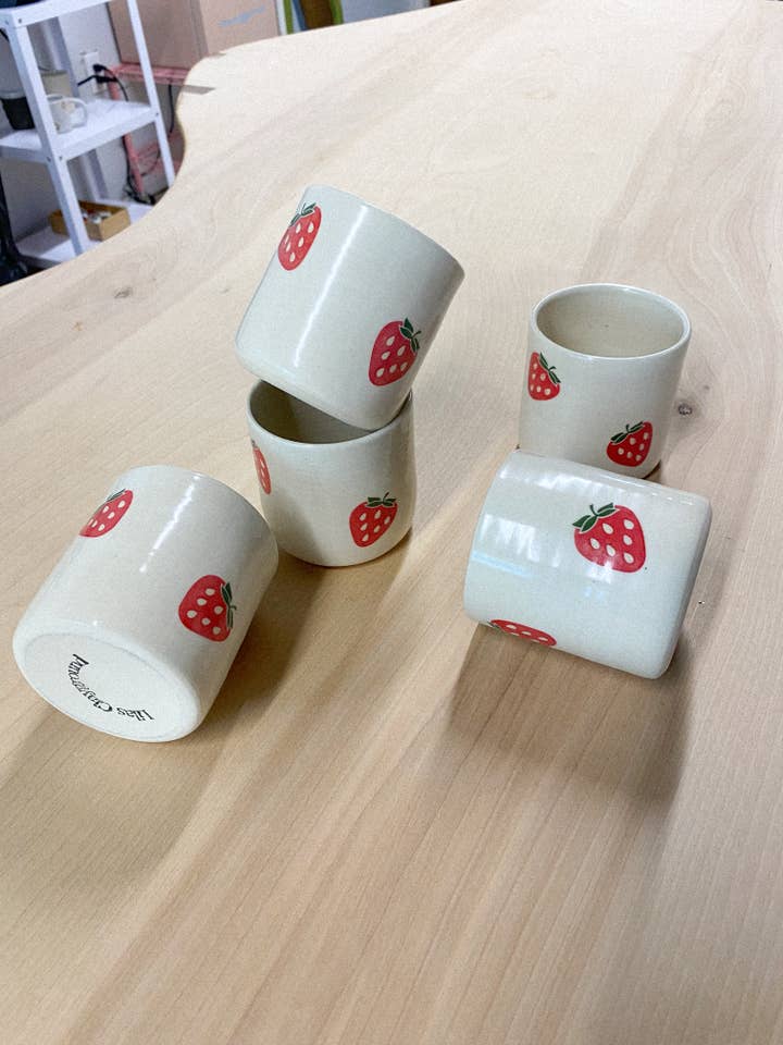 Strawberry cup (Minis) for wholesale by Lilas Clayground