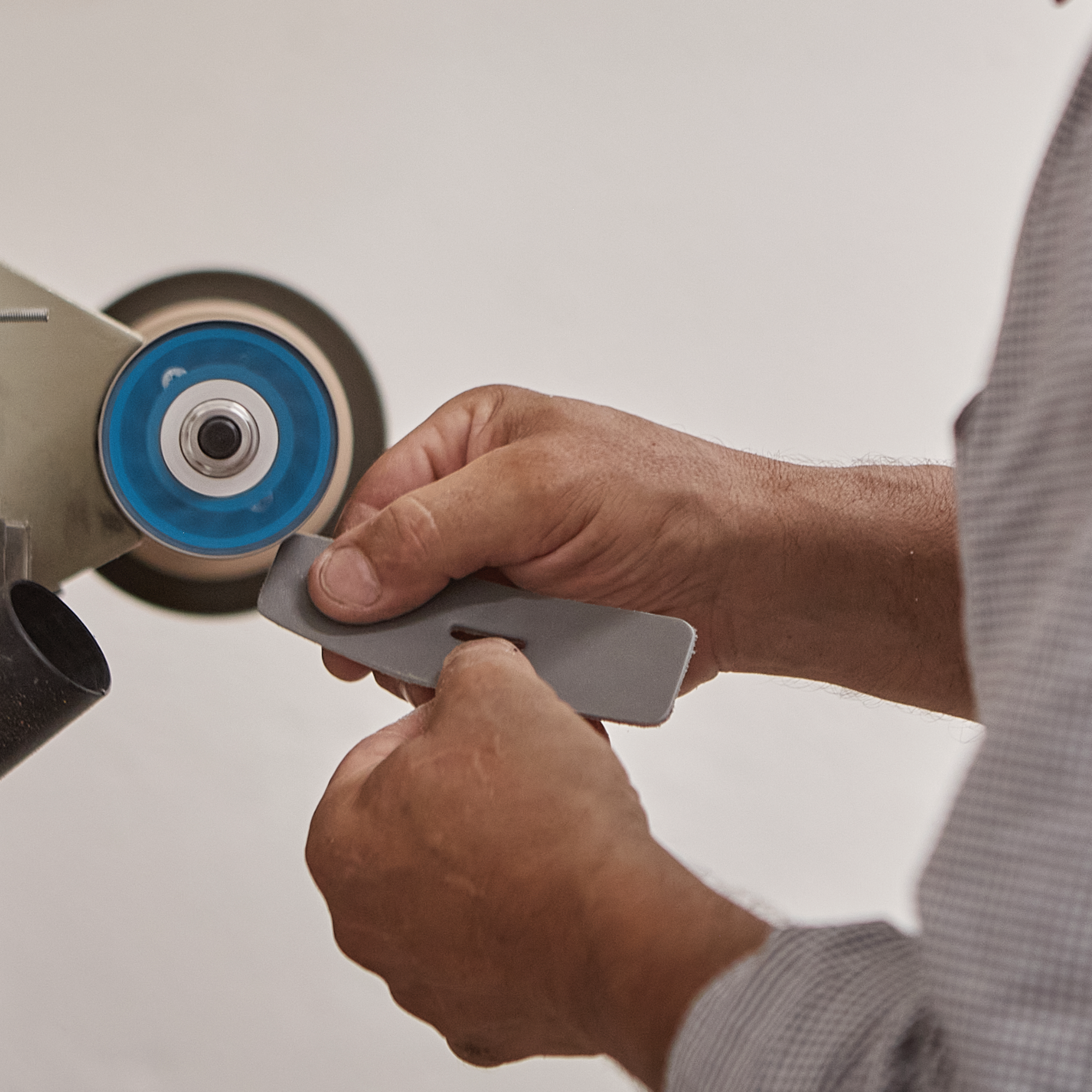 Tailorbelt - Wholesale Belt - Men's - Men's sports belt grey base and ocean lining4