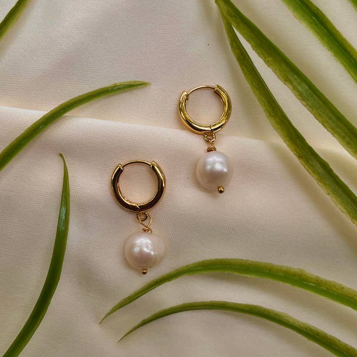 Pearl Huggies för wholesale av Nish Rene LLC