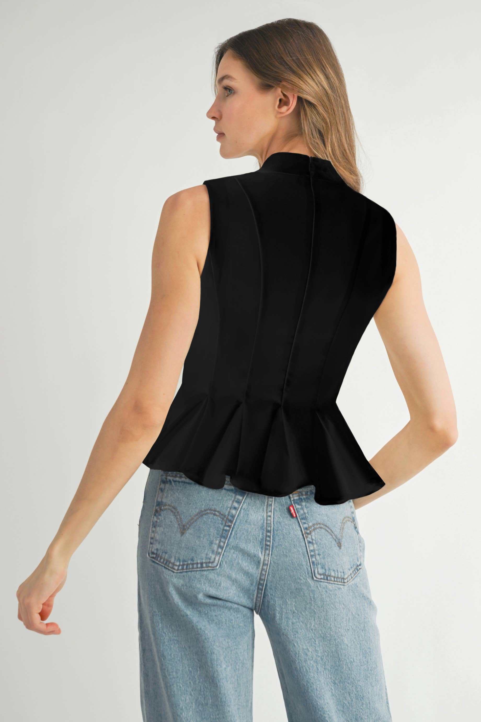 EB LUXE – wholesale Blus - Dam – Ärmlös Hög Hals Volangblus LT193015