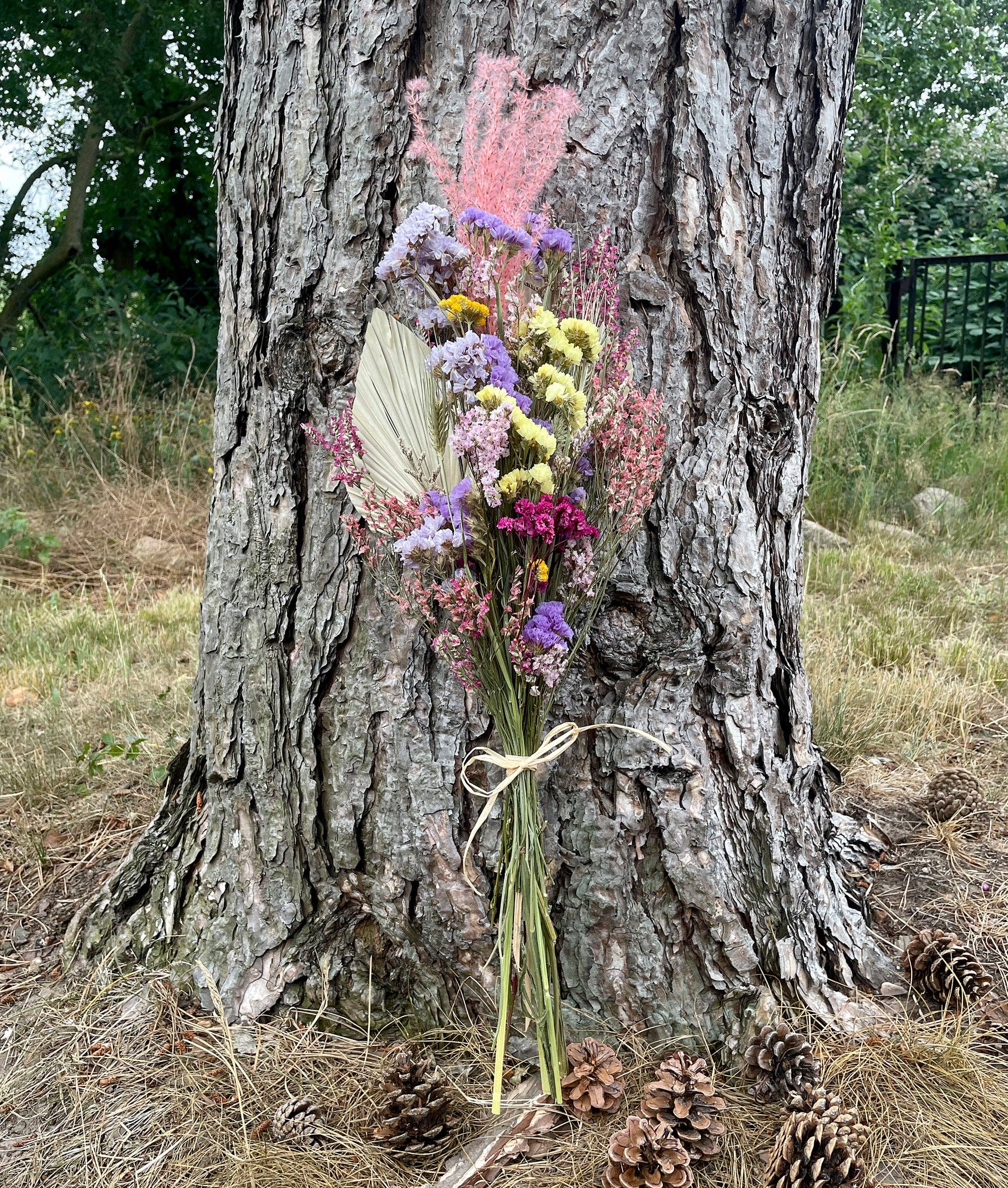 Kunstharz.Art - Wholesale Dried/Pressed Flowers - Dried flower bouquet rainbow colors - dried concept for decoration4