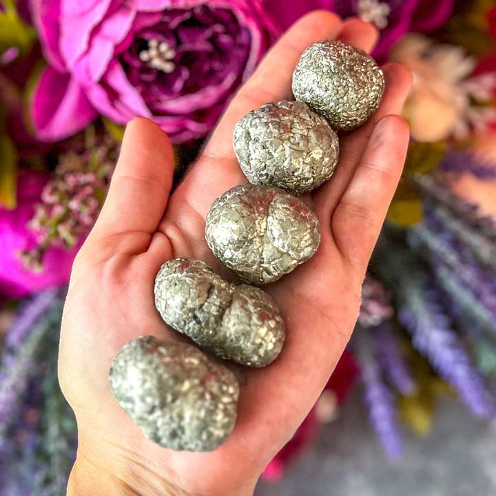 Pyrietknobbeltjes, zeldzame formatie voor wholesale door Mandala Gems