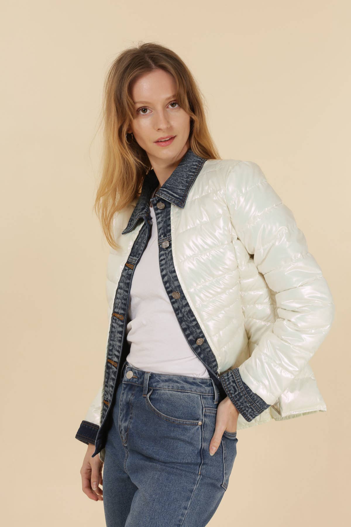 Attrait Paris - Wholesale Pufferjack - Dames - Kenza metalen jeansjack van twee materialen14