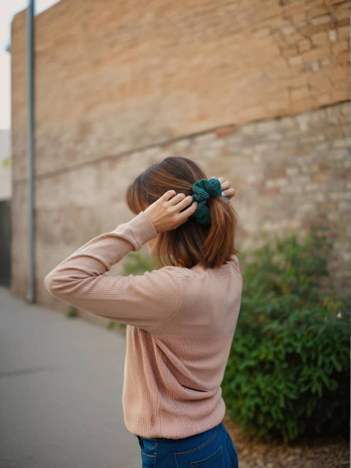 Scrunchie em veludo cotelê – Feito à mão por atacado de Atelier Tatice