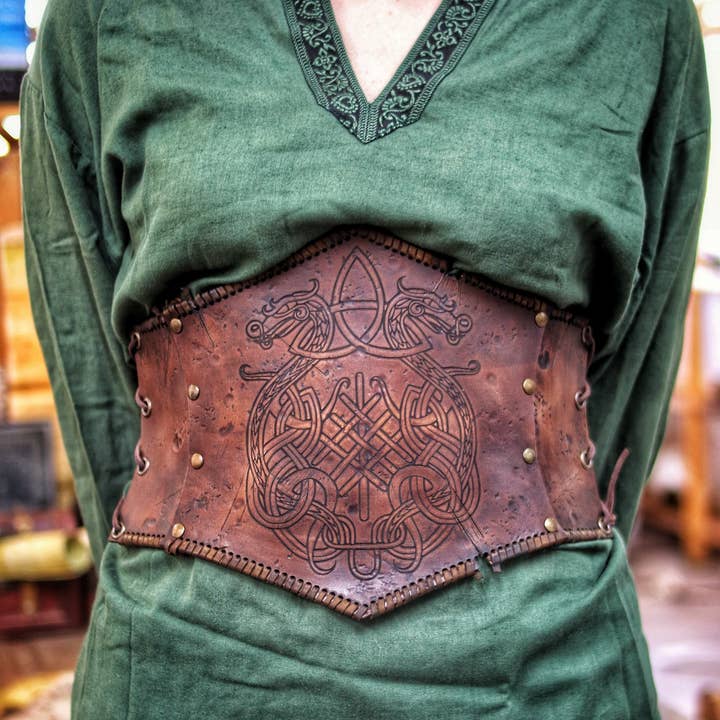 Vikingstil underbustkorsett med drakknut för wholesale av Outcast Props