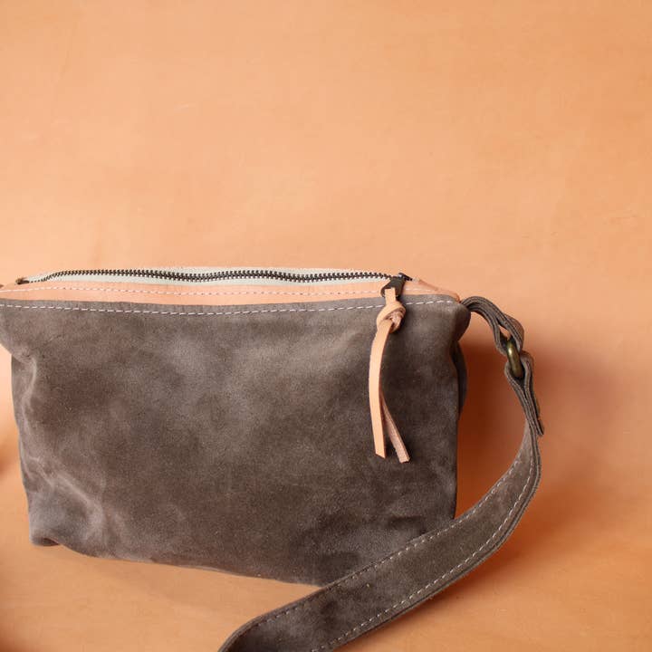 Olive n' Suede - Wholesale Crossbody Bag - Women's - Solara Side Bag- DARK2