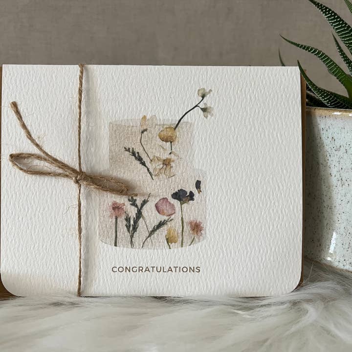 Paper Kuts - Vente Cartes de félicitations - Gâteau de mariage floral — Carte de félicitations, enveloppe Kraft incluse1
