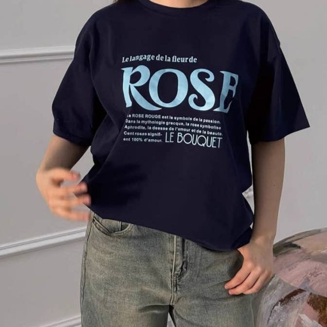 T-shirt en coton minimaliste pour femmes avec lettres N25A384 pour la vente par alberalkirk