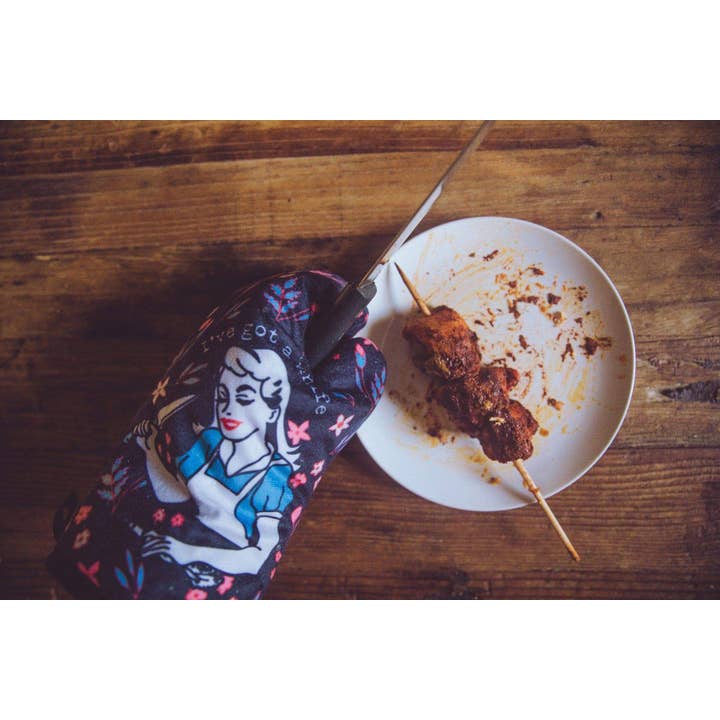 Black I've Got A Knife Oven Mitt Offensive Funny Pot Holder Joke for wholesale on Faire1