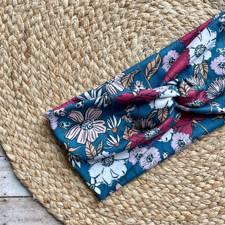 Designs by Rachel Joy - Wholesale Fashion headband – women's - Scarlet Autumn in Midnight Knit Twist Headband0