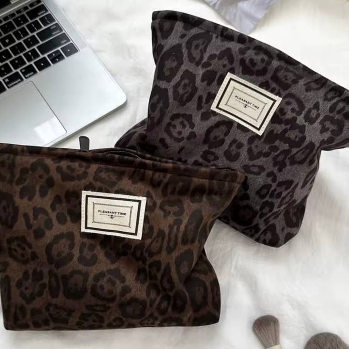 Mila Rose London – wholesale Make-up/cosmetic bag – Cosmetic Makeup Pouch Brown Leopard Print Christmas Gift4