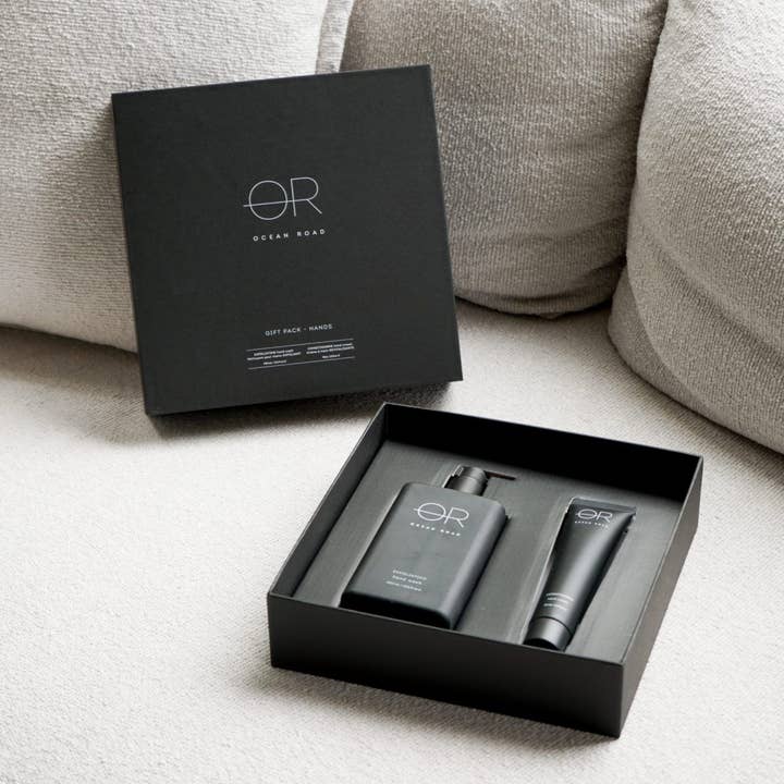 Ocean Road - Wholesale Bath & body set - Ocean Road Black Gift Pack Hand2