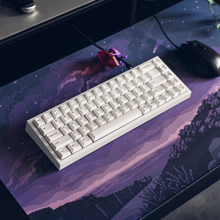 Pixel Comet V2 skrivbordsmatta för wholesale av Kinetic Labs