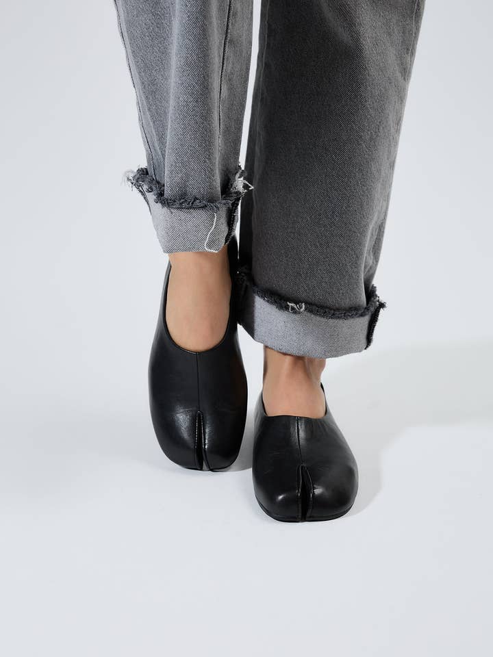 LONZA SHOES - Wholesale Flats - Women's - Akaste Black