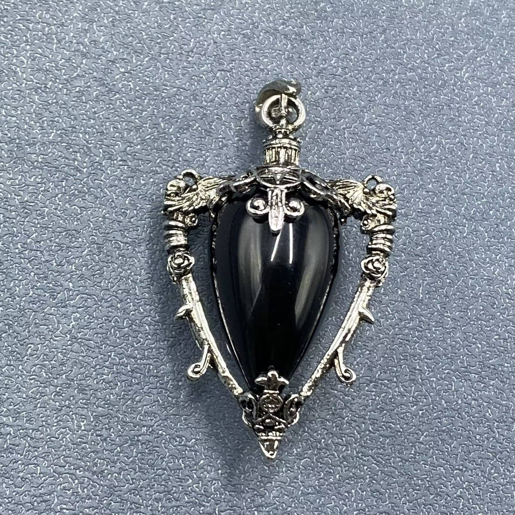 Mio Queena - Wholesale Spiritual Stone/Crystal - Vintage Stone & Crystal Bottle Charm Pendant - CS18