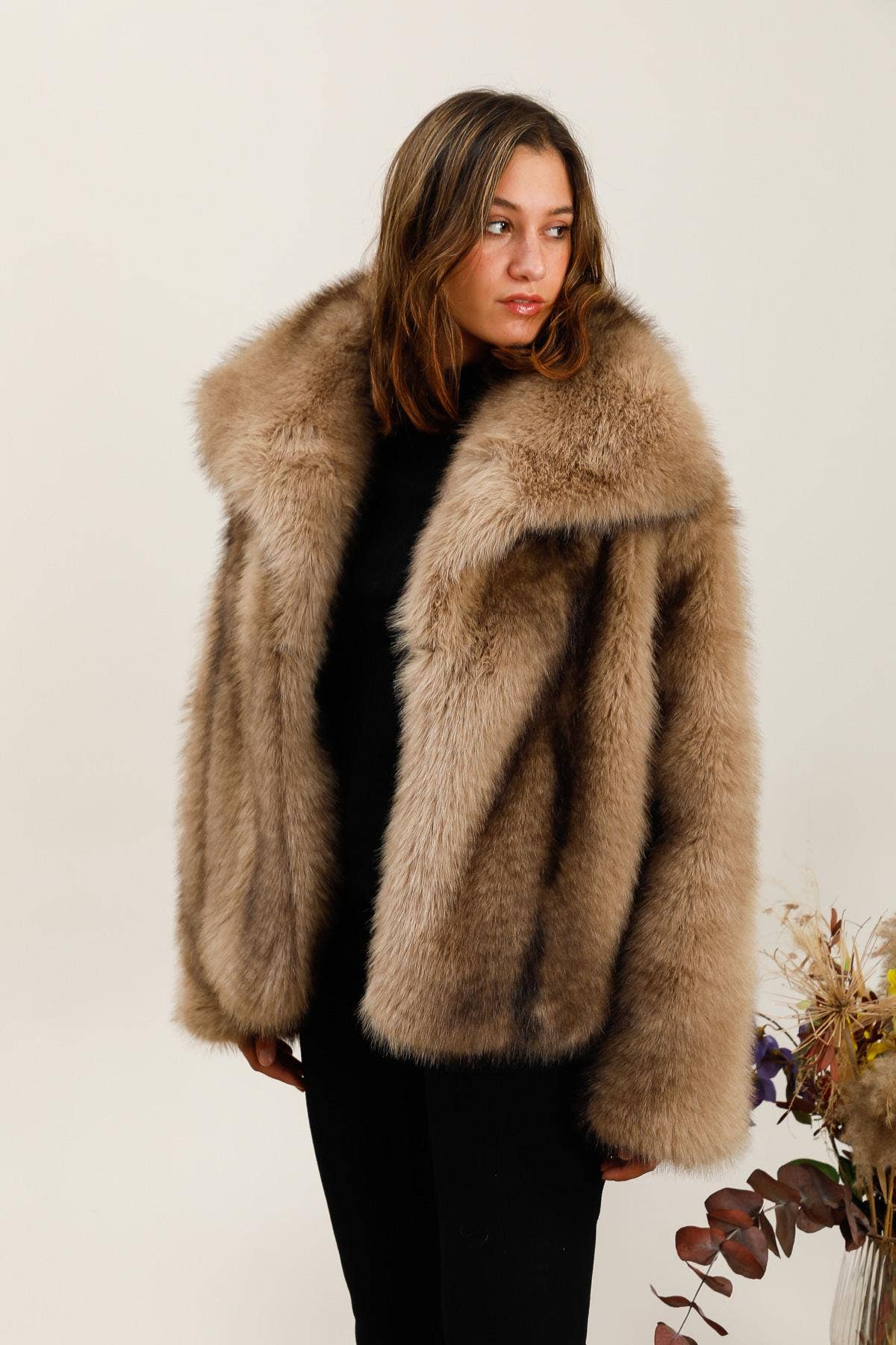DIX-ONZE - Wholesale Fur/Faux Fur Coat - Women's - Faux Fur Effect Coat – Elegance & Warmth6