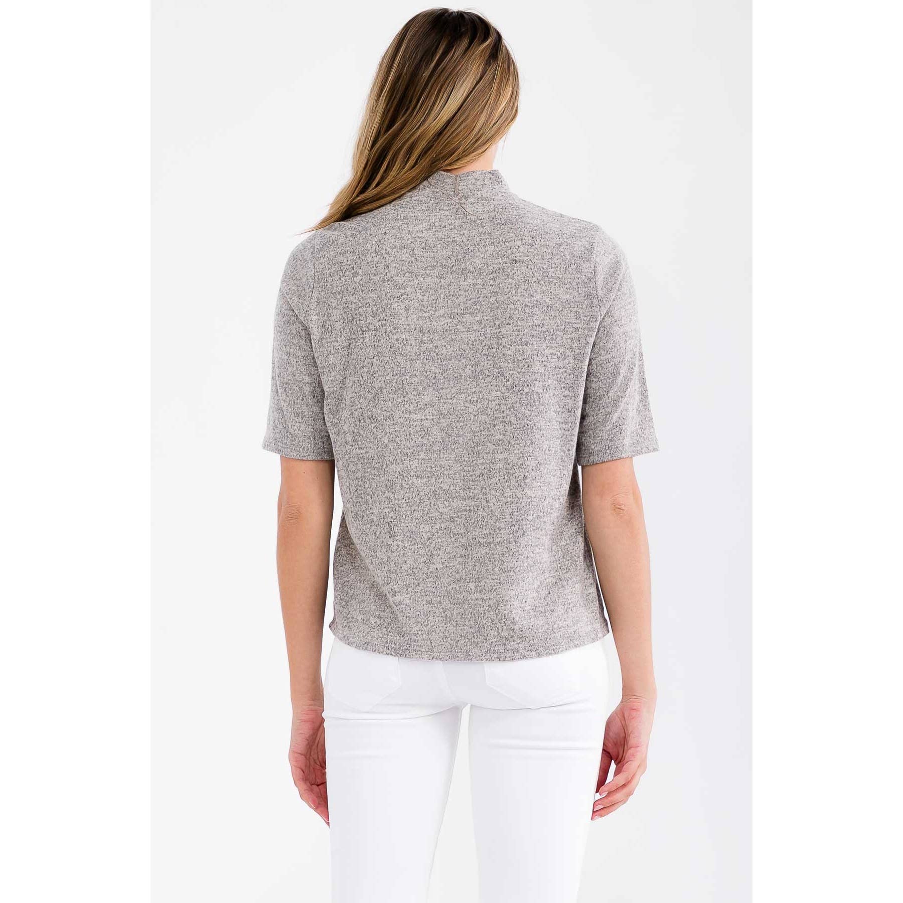 Heather havermout SWEATSHIRT MET KNOOPJES OP DE SCHOUDER EN OPSTAANDE KRAAG voor groothandel op Faire2