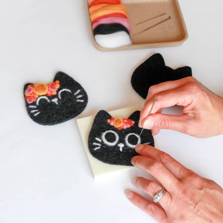 Sheep Creek Studio - Wholesale DIY Craft Kit - Mini Black Cats Felting Craft Kit 3
