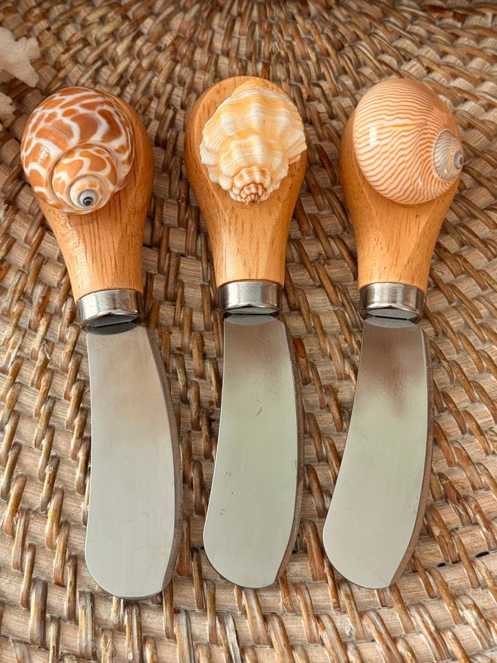 Natural Shell Topped Spreader | Set of 6 for wholesale by Salty Sea Company