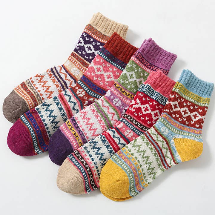 ACCITY - Wholesale Socks - Women's - WOMEN VERTICAL STRIPED SOCKS 5 PAIRS PER PACK_CWMS0696