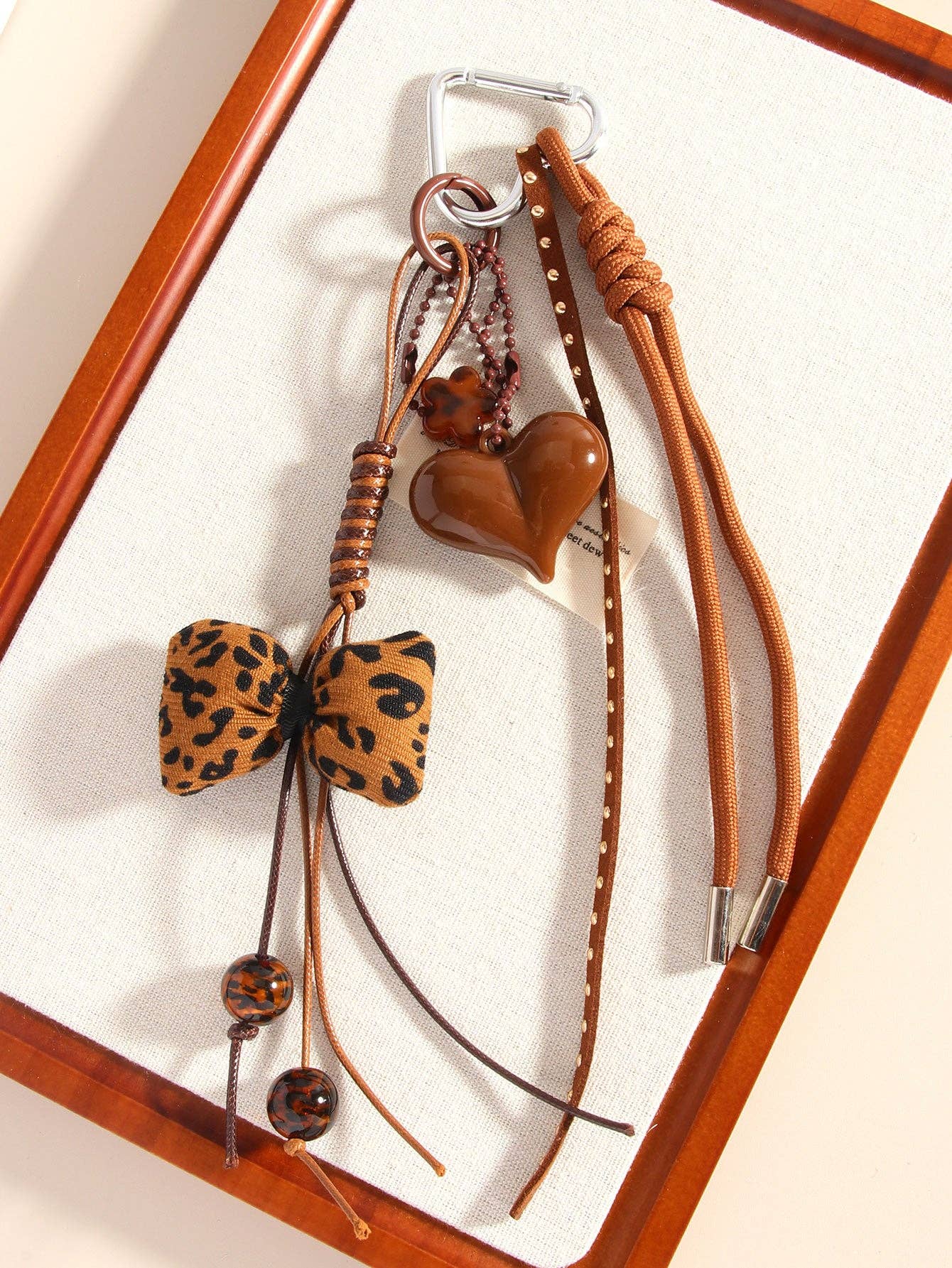 Dipped Shop - Vendita all'ingrosso Portachiavi - Donna - Portachiavi a forma di fiocco e cuore per borsa Dipped Shop DP25B5284