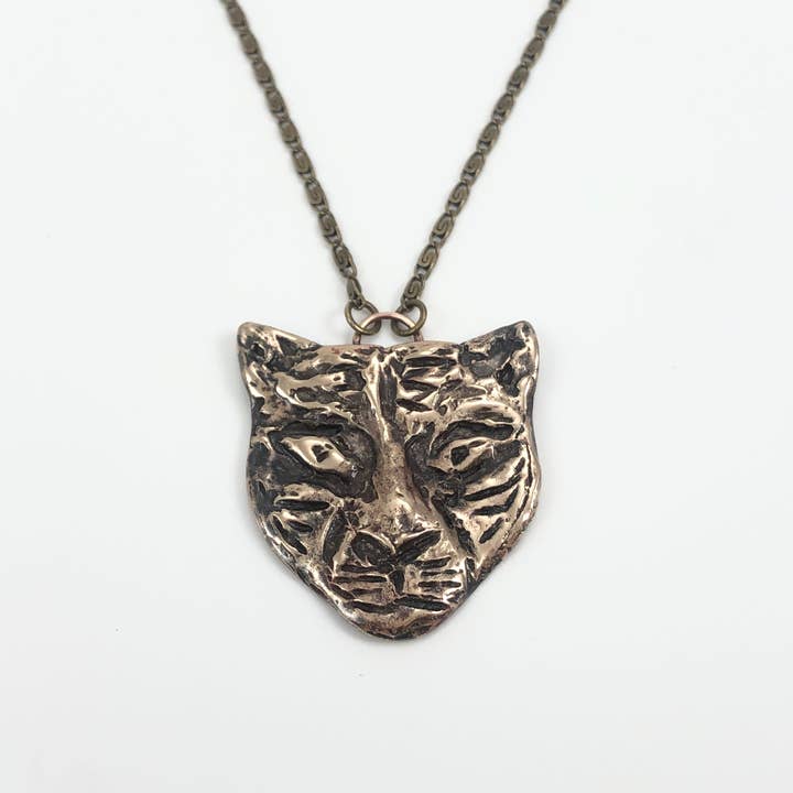 Collier Totem Tigre, Bronze pour la vente par Moon & Leaf