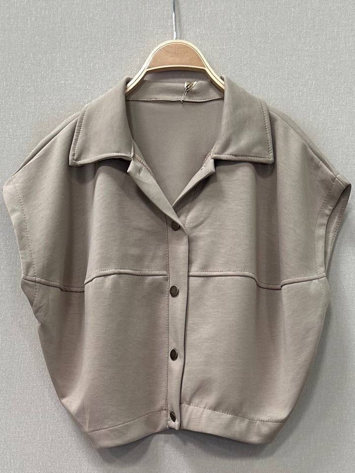 SWEET MAGIC MODA Y COMPLEMENTOS - Wholesale Button Down Shirt - Women's - BOOMBER SLEEVELESS2