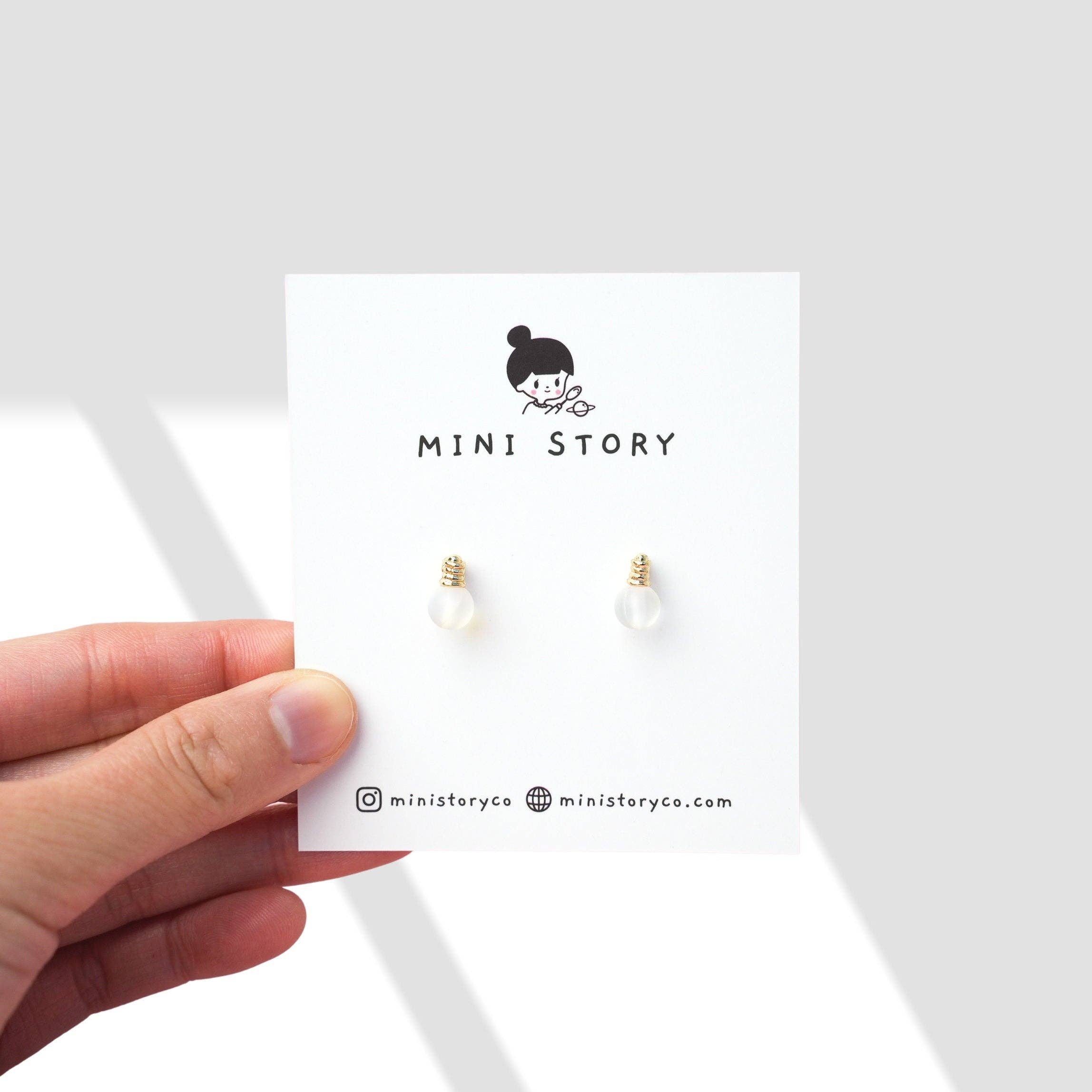 Mini Story Co - Wholesale Stud/Post Earrings - Gold Light Bulb Stud Earrings0