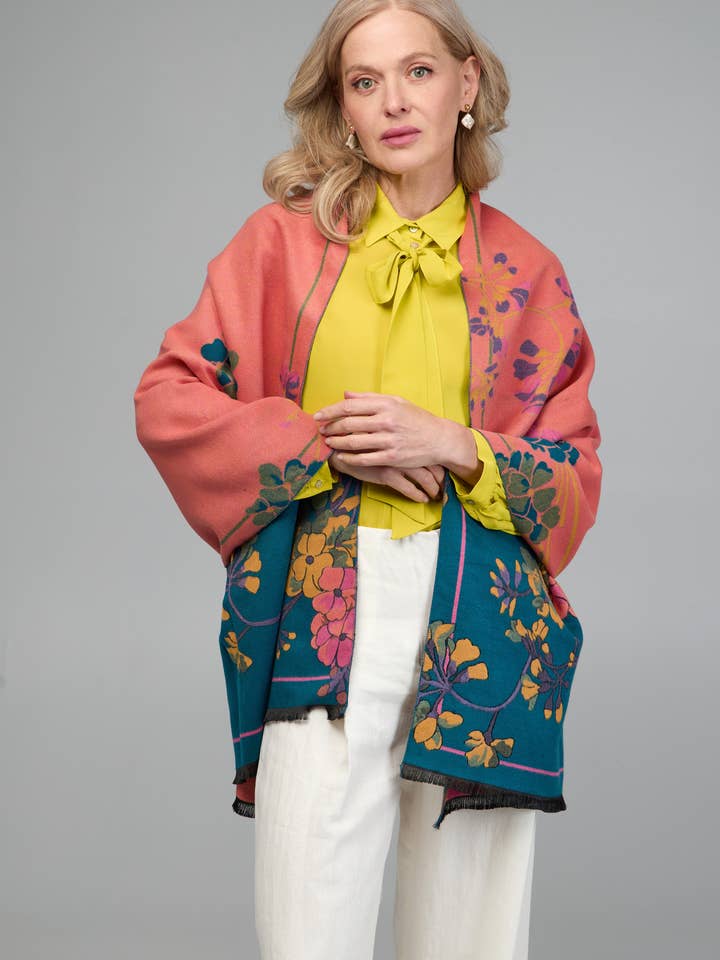 Écharpe réversible florale bicolore pour la vente par SAACHI