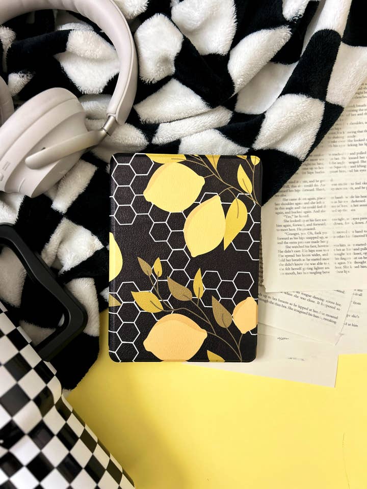Kindle Case Cover for 2021 6.8" Kindle Paperwhite 11th Generation - Honeycomb Lemons for wholesale by LemonLee